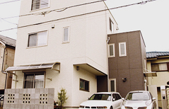 鉄骨3階建てで2世帯住宅を